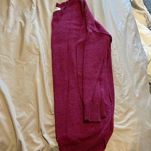 Old Navy. Leggings Friendly. Rounded Neck Sweater